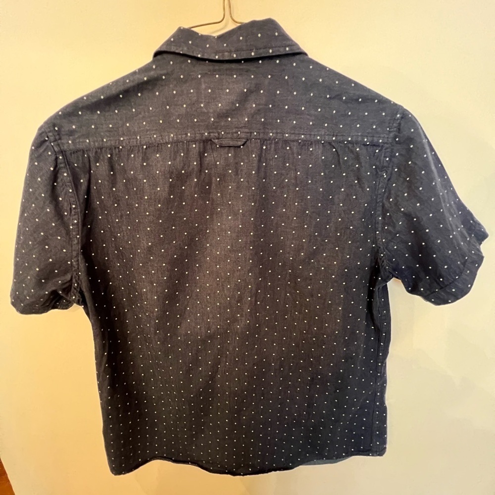 DENIM & FLOWER MEN’S SHORT SLEEVE SHIRT. SIZE LARGE SLIM FIT BLUE W/WHITE DOTS - Picture 2 of 8